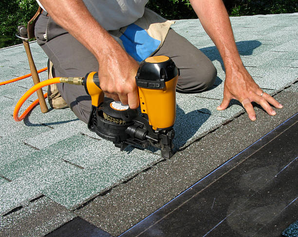 Best Roof Gutter Cleaning  in Maricopa, AZ